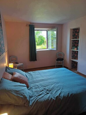 1 habitación y ropa de cama 