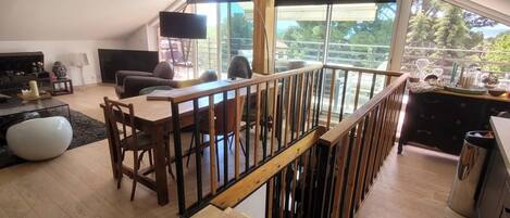 Superior Apartment, Balcony, Sea View | Living area