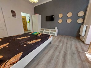 書桌、手提電腦工作空間、免費 Wi-Fi