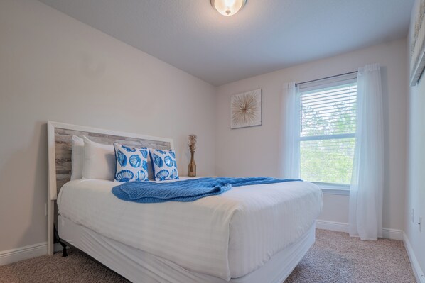 3 bedrooms, iron/ironing board, WiFi, bed sheets