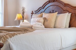 3 chambres, fer et planche à repasser, Wi-Fi, draps fournis