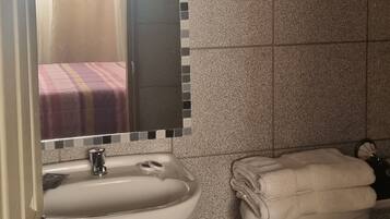 Håndklæder, Sæbe, Shampoo, Toiletpapir