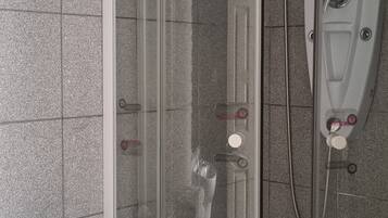 Towels, soap, shampoo, toilet paper