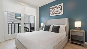 2 bedrooms, desk, iron/ironing board, WiFi - Landing | Chic 2BD, Rooftop Lounge, Gym (Durham)