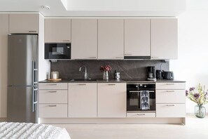 Fridge, microwave, oven, stovetop