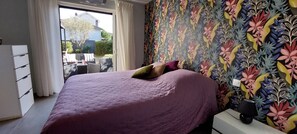 3 chambres, fer et planche à repasser, Wi-Fi gratuit