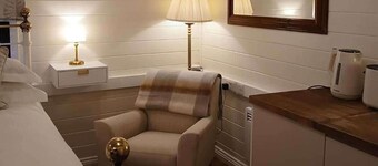 Tranquil Lodge Retreat in Southampton