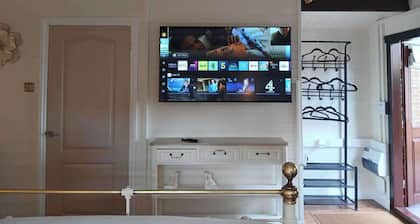 Tranquil Lodge Retreat in Southampton