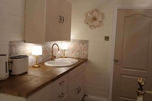 Ducha, secador de pelo, toallas