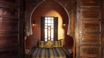 Soundproofing, free WiFi