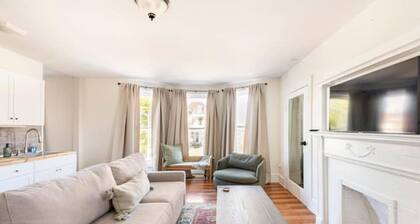 Adorable 1Bd/1Bth on Main St!