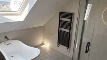 Cottage | Bathroom | Shower