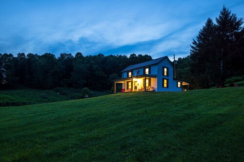 Nature-Quiet Retreat • Firepit + BBQ • PetFriendly