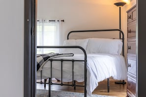 1 chambre, fer et planche à repasser, Wi-Fi gratuit