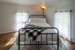 1 chambre, fer et planche à repasser, accès au Wi-Fi (inclus)