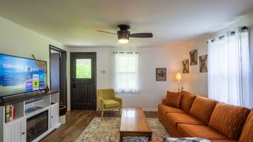 Téléviseur connecté, foyer, lecteur de DVD