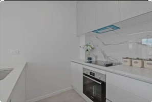 Micro-ondas, fogão, cooktop, lava-louças