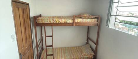 Basic Triple Room | Free WiFi