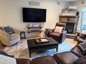 Smart TV, chimenea y videojuegos