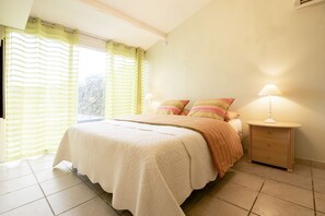 3 bedrooms, iron/ironing board, travel cot, free WiFi - Charming villa close to the sea. Fully equipped. (Frontignan)