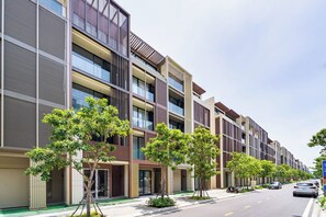 Front of property - The Global City Luxury Soho Villa (Ho Chi Minh City)