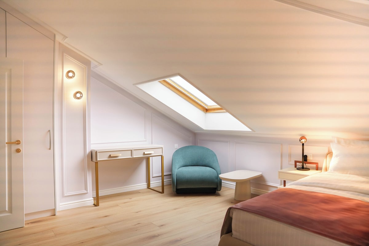 Luxe appartement, 1 slaapkamer, balkon, uitzicht op zee | 1 slaapkamer, een kluis op de kamer, verduisterende gordijnen