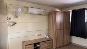 Interior - Charming spacious room in enchanting Thong Lo, Bangkok with Full Kitchen (Krung Thep Maha Nakhon)