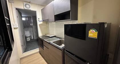 Charming spacious room in enchanting Thong Lo, Bangkok with Full Kitchen