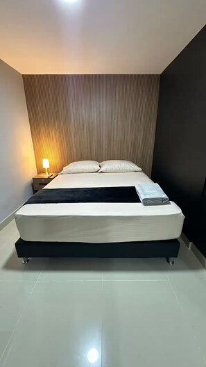 1 quarto, ferros/tábuas de passar roupa, Wi-Fi, roupa de cama