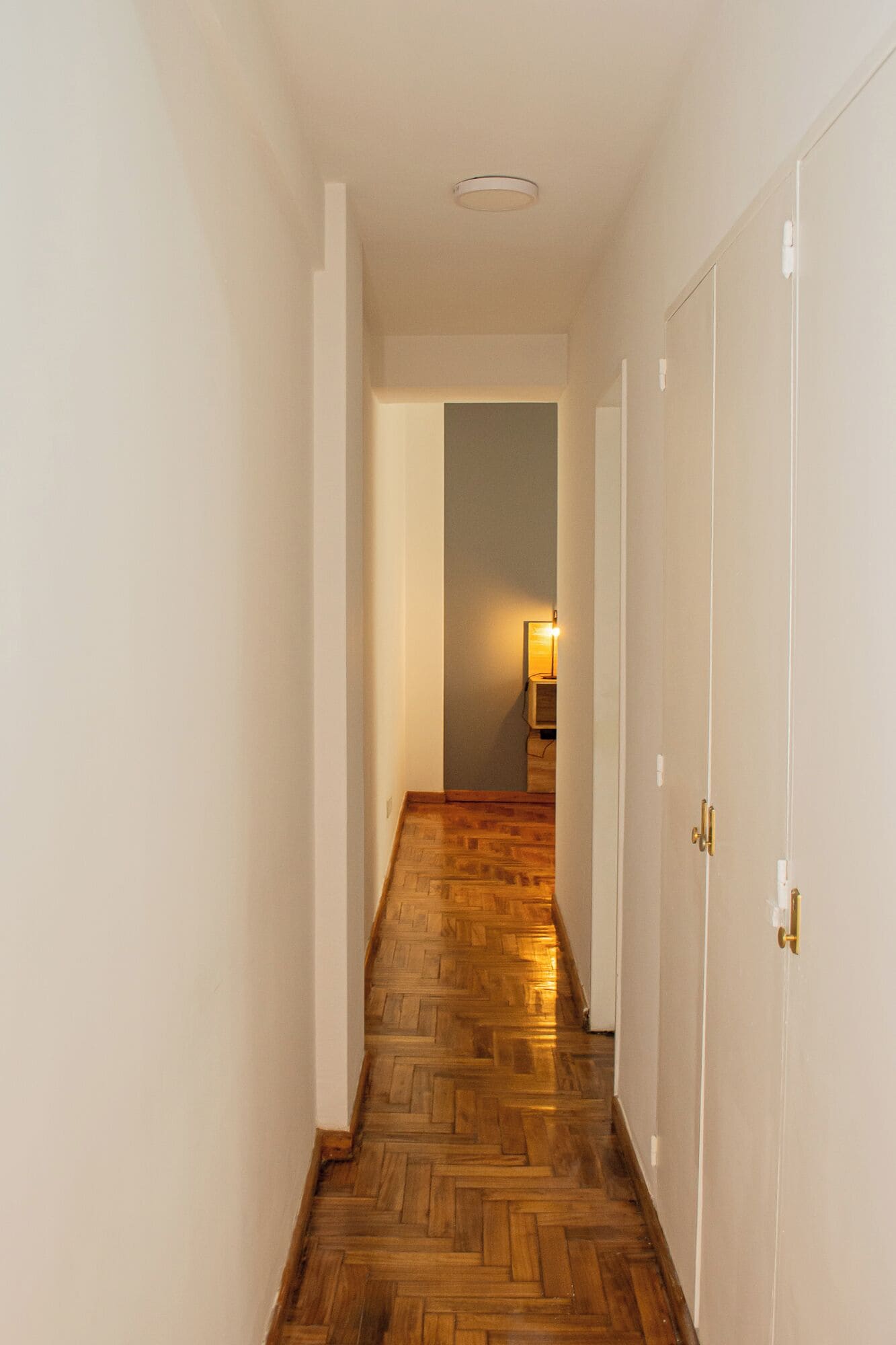 高级三人房 | 办公桌、笔记本电脑工作区、遮光窗帘、隔音