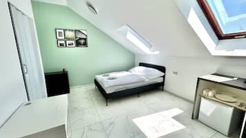 1 bedroom, internet, bed sheets