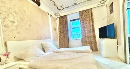 HONOR - Royal Retreat