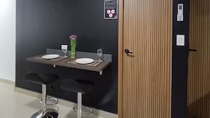 تناول الطعام