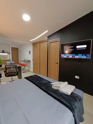 1 camera, ferro/asse da stiro, Wi-Fi, lenzuola