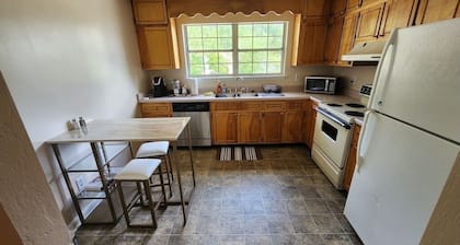 Beautiful Townhome! 1 Mile to TMH, 2 master suites