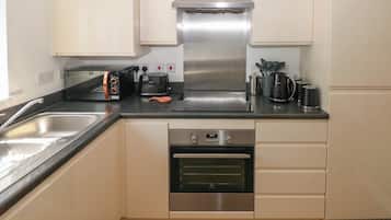 Cookware/dishes/utensils