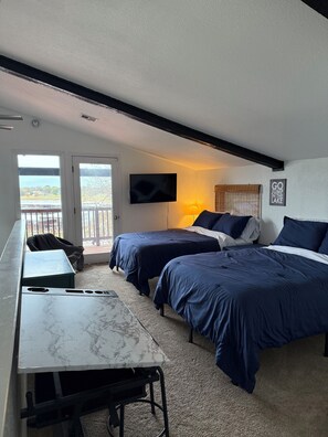 5 bedrooms, desk, iron/ironing board, free WiFi