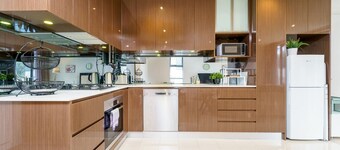 Modern Stay in Campbell Near Canberra Centre