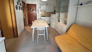 Leilighet, 1 soverom, balkong, havutsikt | Innvendig