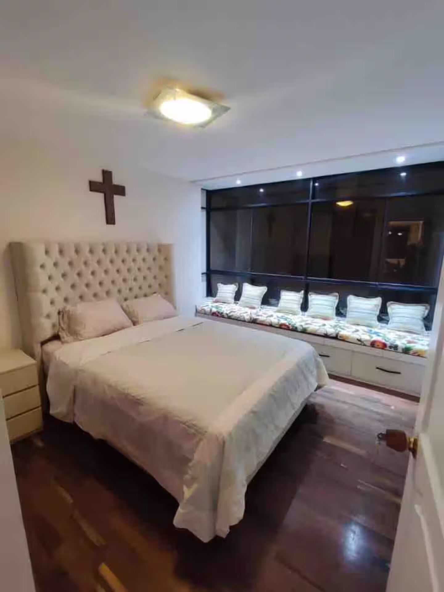 3 chambres, fer et planche à repasser, Wi-Fi, draps fournis