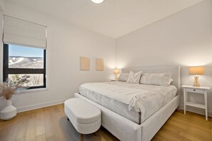 3 slaapkamers, een strijkplank/strijkijzer, gratis wifi, beddengoed