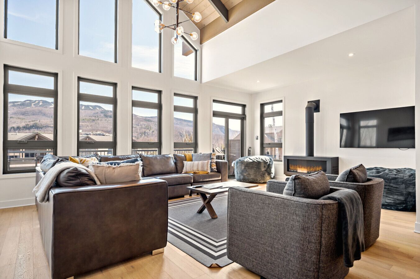 Smart-TV, peis, fotballspill og stereoanlegg