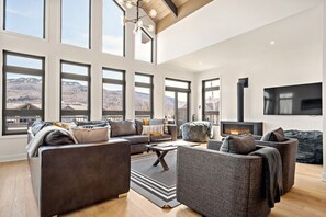 Smart-TV, Kamin, Tischfußball, Stereoanlage