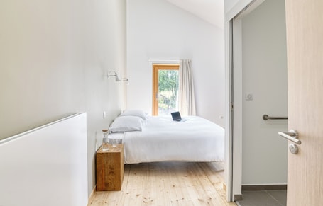 9 室のベッドルーム、デスク、WiFi (無料)、ベッドシーツ. Self-catering group cottage in the countryside - La Résidence