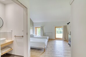 9 habitaciones, escritorio, wifi gratis y ropa de cama 