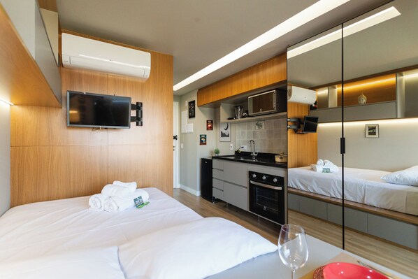 Studio | Tirai kedap cahaya, setrika/meja setrika, dan Wi-Fi gratis