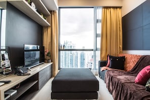 Standard Double Room, City View | Living area