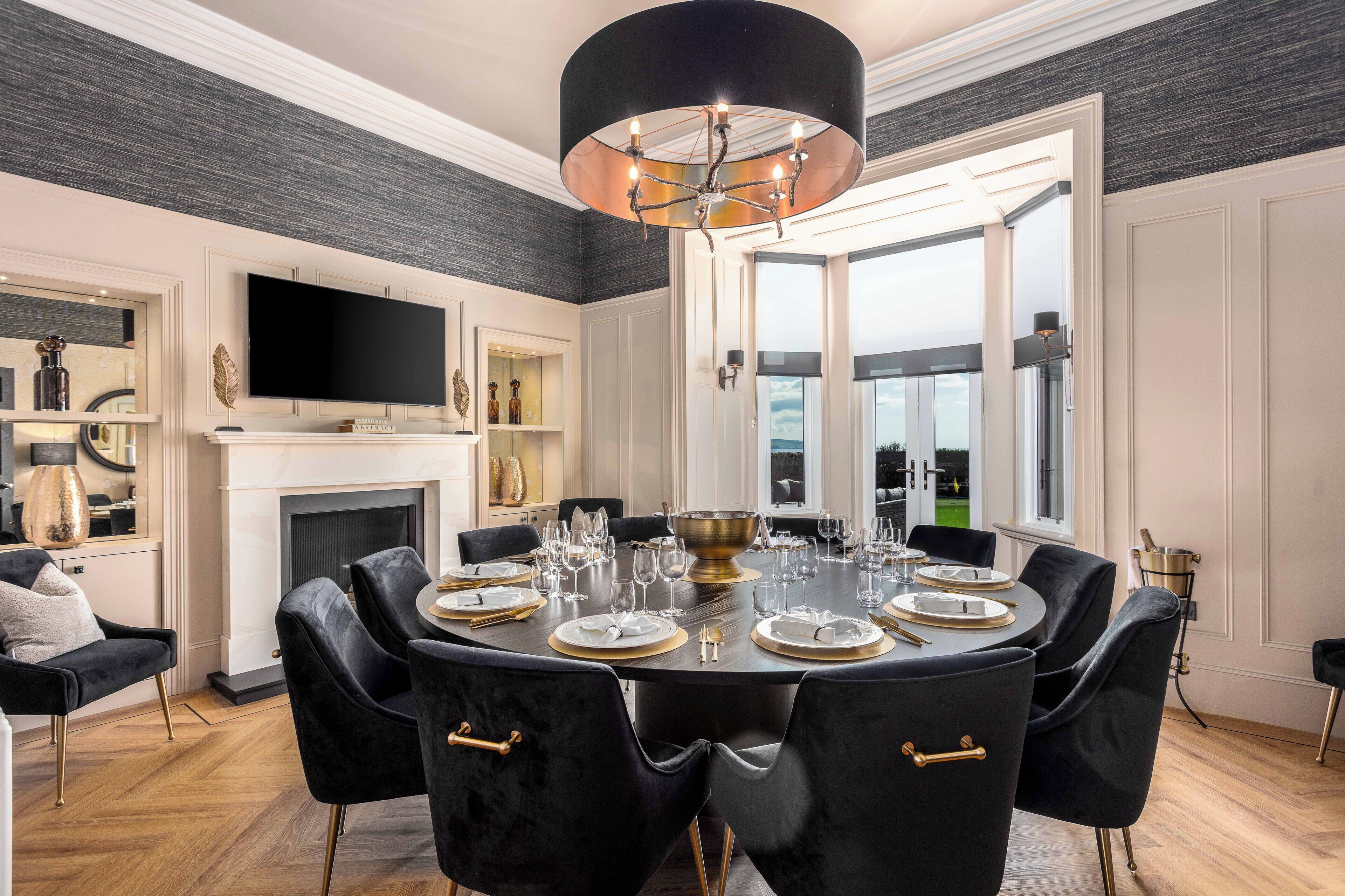 객실 내 식사 공간