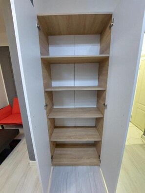 1 bedroom, desk, laptop workspace, free WiFi - Biserica Amzei Apartment (Bucharest)