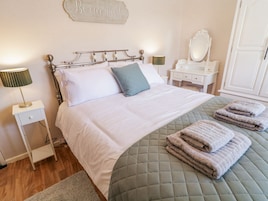 3 多间卧室、特色装修、特色家居、免费 WiFi